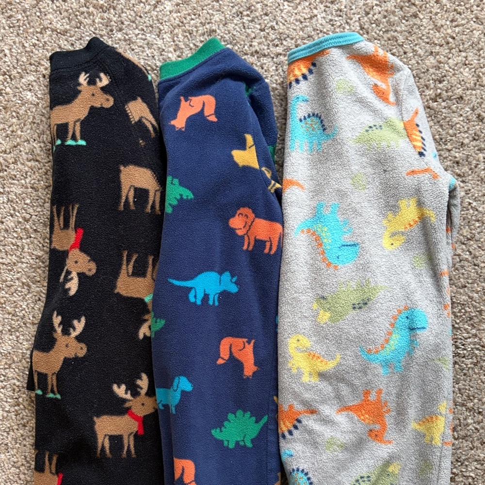 🫎Bundle of 3 Kids Dinosaur and Moose fleece Pajama Set